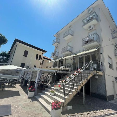 Hotel Moroni Rimini Eksteriør billede