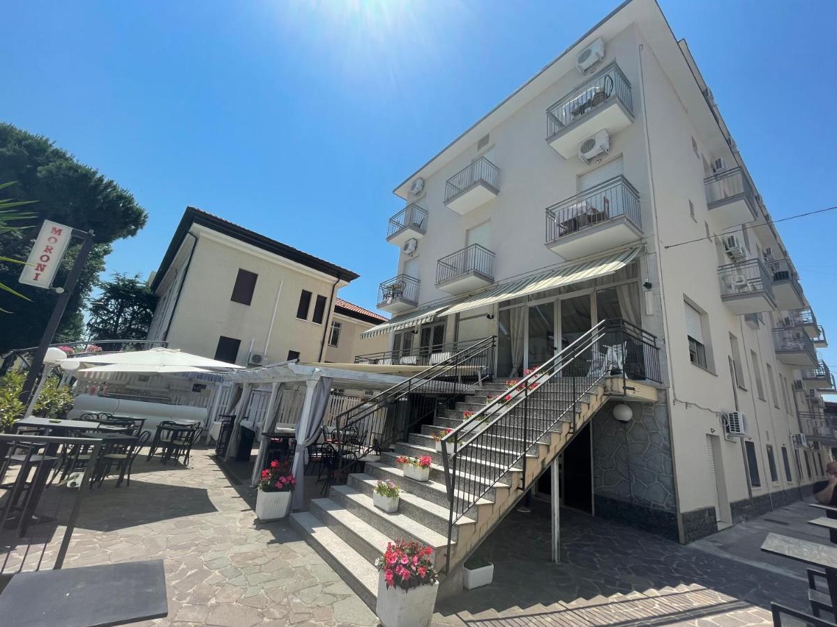 Hotel Moroni Rimini Eksteriør billede