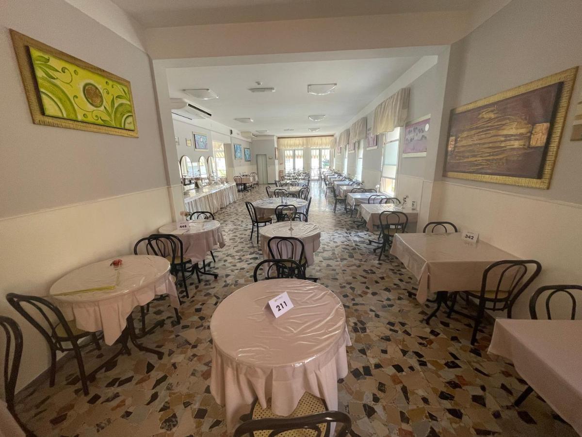Hotel Moroni Rimini Eksteriør billede